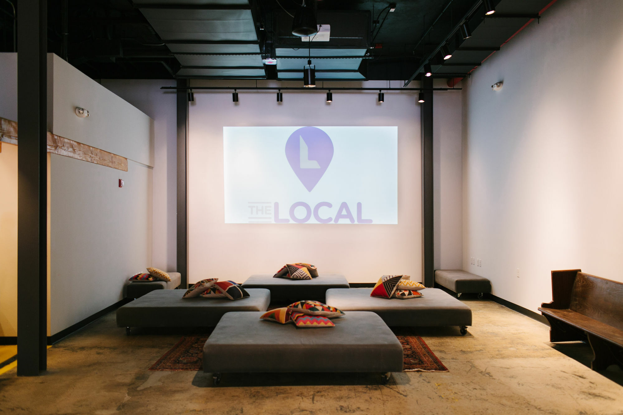 The Local Ny Albergue *